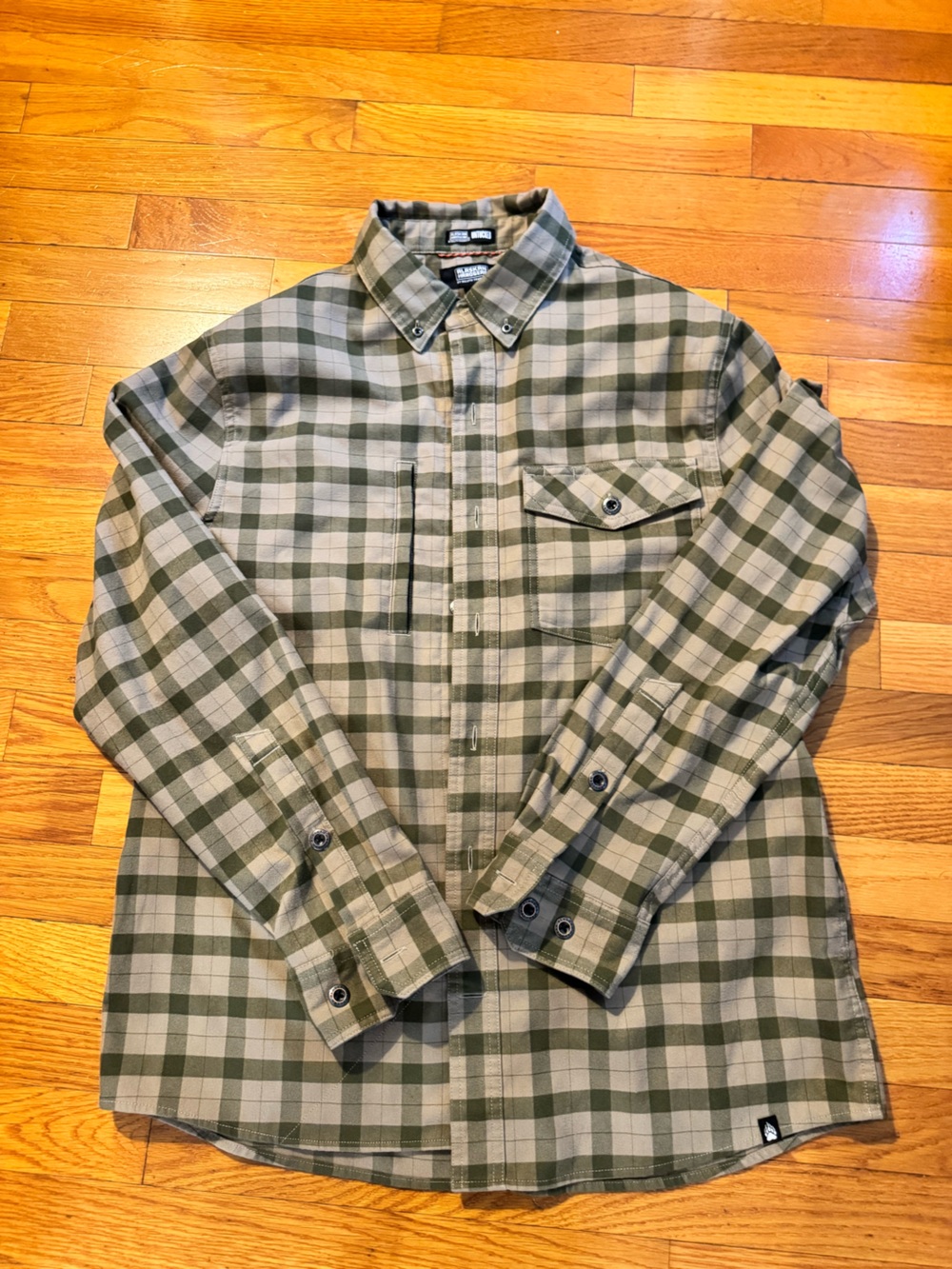 Alaskan Hardgear Duluth Trading Men’s M Plaid Untucked Shirt
